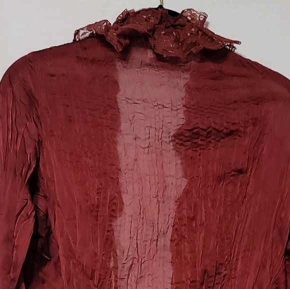 Fashion Top - Picture 2 of 3